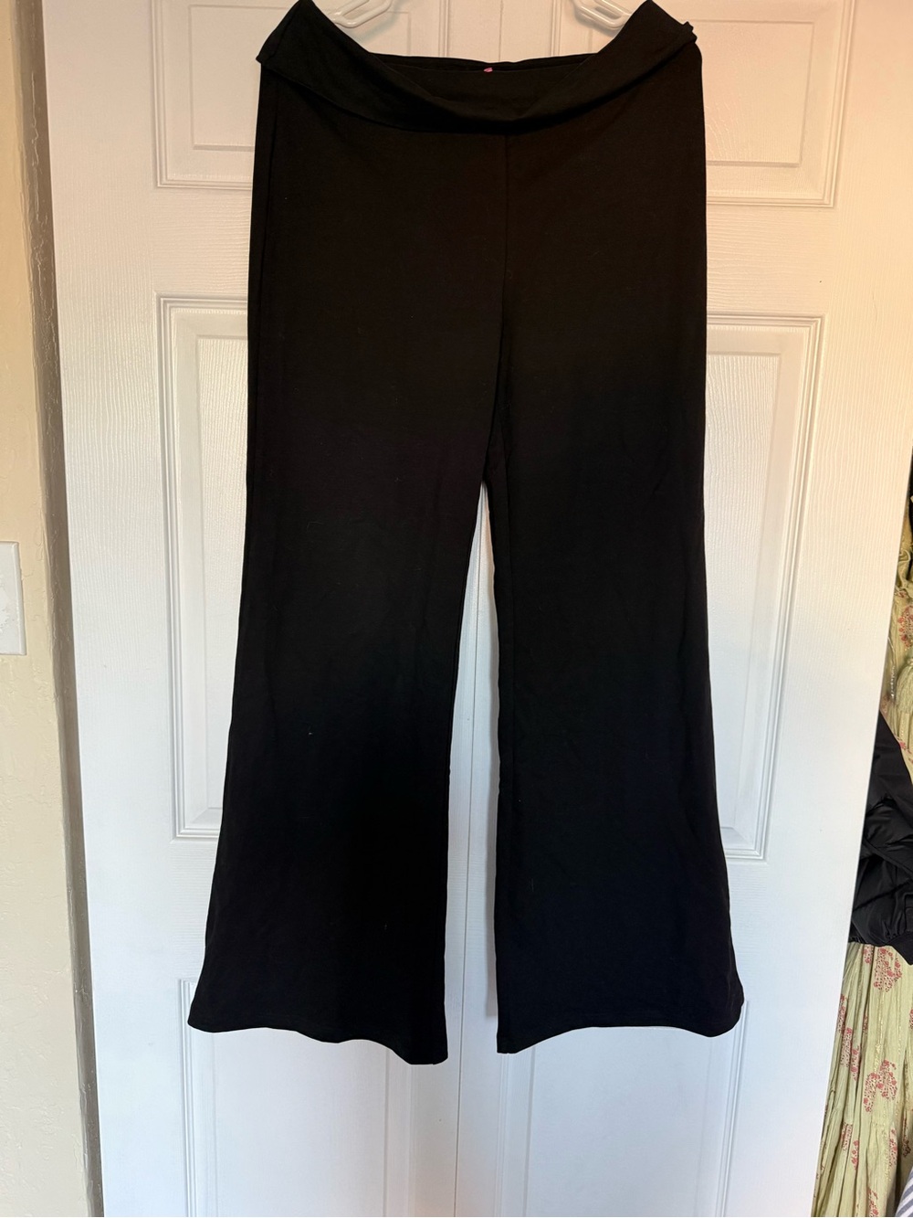 EDIKTED Black Wide-Leg Pants
HIGH WAISTED